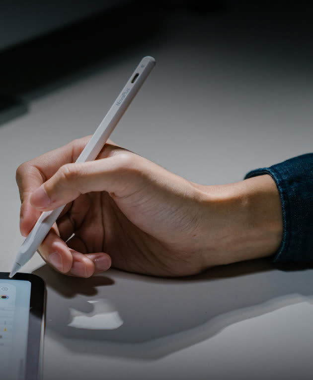 Writing on an iPad with a NovaPlus stylus