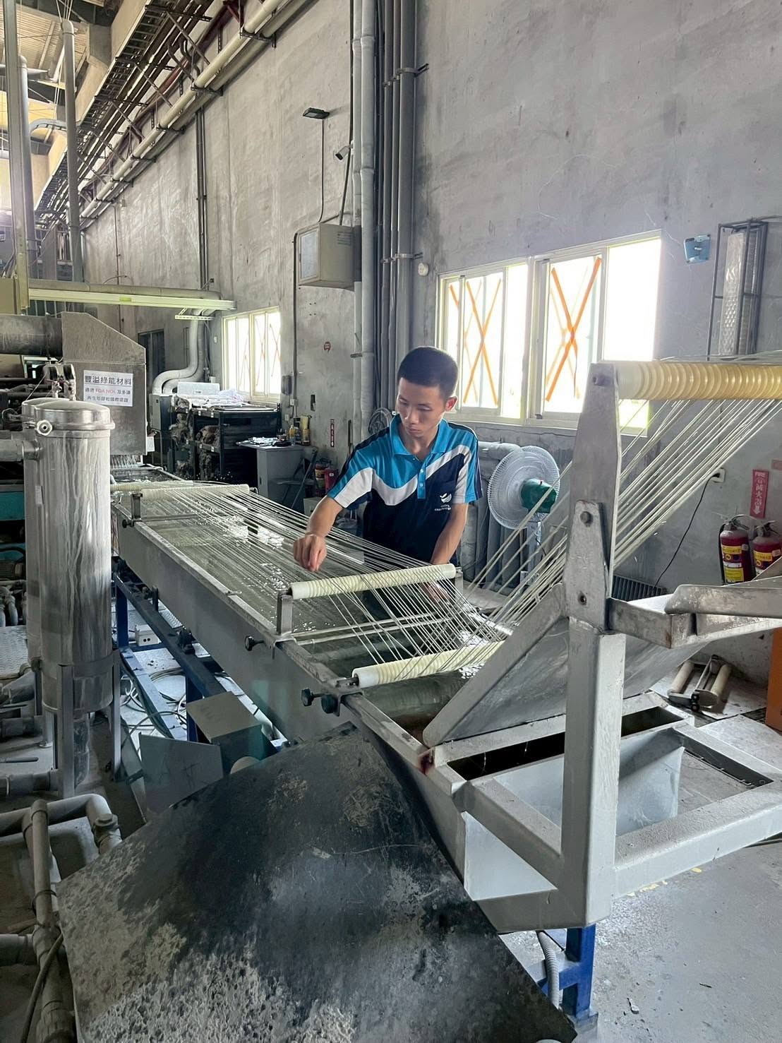 Regenerated plastic pelletizing production line